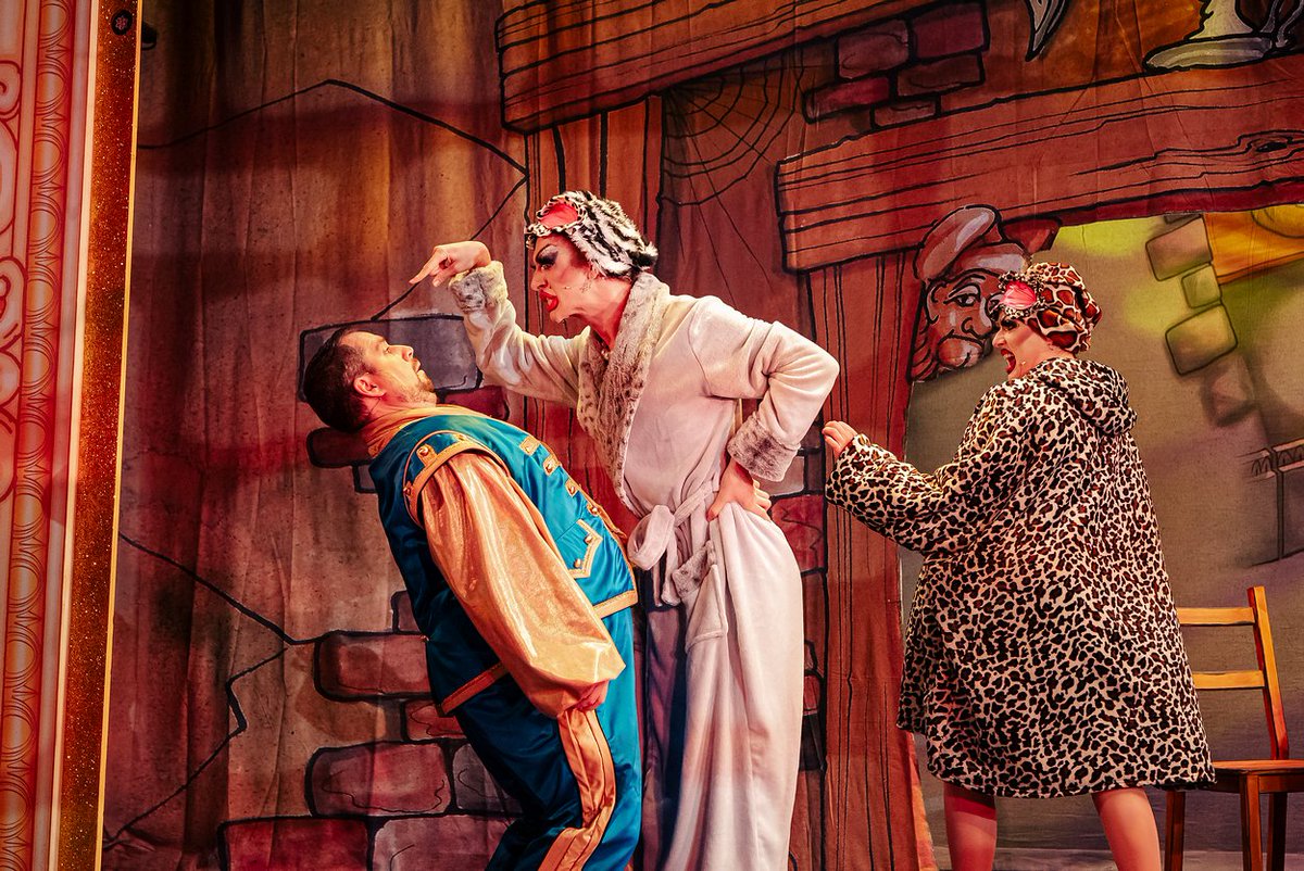 SnapperWes's tweet image. Part 7: Another great panto photographed at @CreweLyceum with @Imagine_Theatre

This year's performance of #Cinderella looks fantastic!

Thanks again for having me 📷📷
#pantophotographer #pantomine #eventphotographer #cheshirephotographer