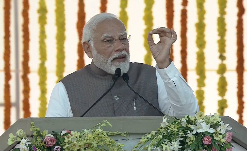 BJP (@bjp4india) on Twitter photo The Surat Diamond Bourse exhibits the capabilities of Indian designers, Indian designers, Indian materials and Indian concepts.
This building is the symbol of New India's new strength and new resolve.
- PM <a href="/narendramodi/">Narendra Modi</a> The Surat Diamond Bourse exhibits the capabilities of Indian designers, Indian designers, Indian materials and Indian concepts.
This building is the symbol of New India's new strength and new resolve.
- PM <a href="/narendramodi/">Narendra Modi</a>