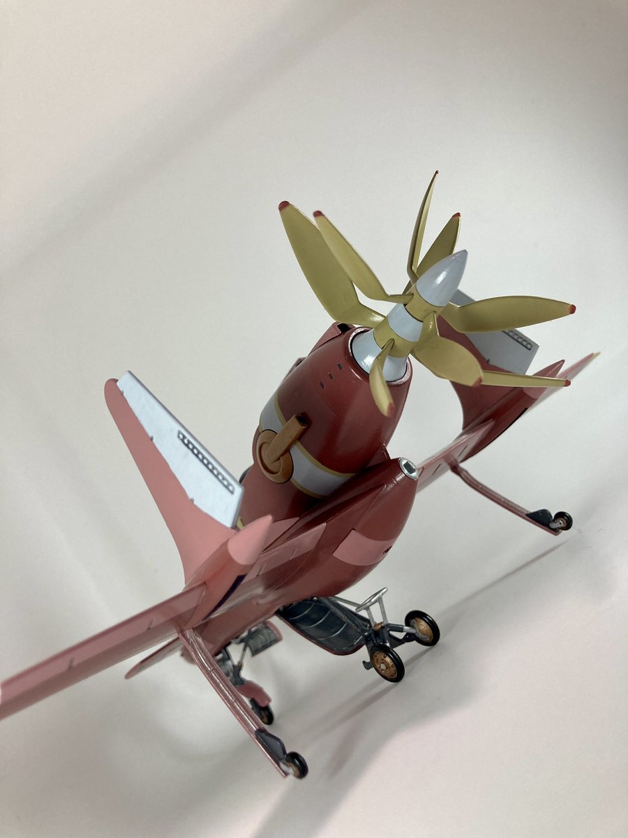 Twest59688059's tweet photo. #第3スチラドゥ (単座型)完成です✨

複座型との違いはコックピットだけなので製作手順は同じなのですが、今回はボディの合わせ目消しやエンジンの作製、パイロットを乗せるなど少し進化させました

色は複座型同様、設定色より淡い色調で作りました

#王立宇宙軍
#オネアミスの翼 https://t.co/RHP90woLnG