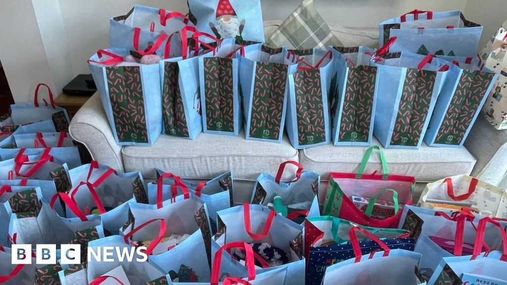 A former foster carer who makes Christmas hampers for asylum seekers and young people who have left care has celebrated 25 years making the gifts.

Well done Norma!

buff.ly/471640U