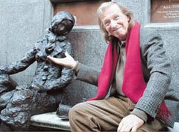 Happy Birthday to Tommy Steele. Born this day in 1936 in London. English entertainer and sculptor. Britain's first teen idol and rock & roll star. Eleanor Rigby, which he sculpted and donated as a tribute to The Beatles, stands in Stanley Street, Liverpool  #TommySteele 🎂