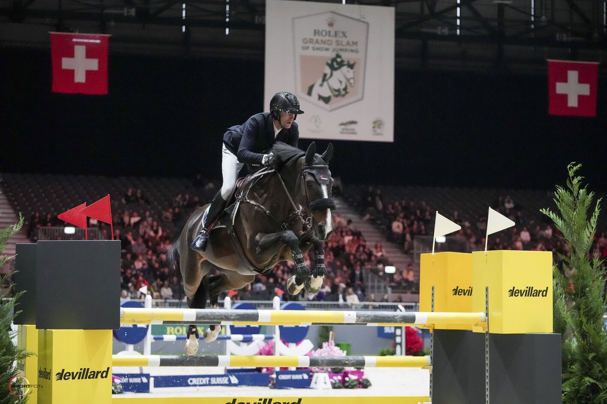 Kevin Staut (@kevinstaut) on Twitter photo Au programme de cette troisième journée de compétition à Londres 🇬🇧 :
➡️ 15h20 - Grand Prix Coupe du Monde
🐴 Visconti du Telman n°6
facebook.com/kevinstautoffi…
📸 Visconti du Telman
© Sportfot
#viscontidutelman #london #feijumpingworldcup
<a href="/scuderia1918/">scuderia1918</a> <a href="/LondonHorseShow/">The London International Horse Show</a> Au programme de cette troisième journée de compétition à Londres 🇬🇧 :
➡️ 15h20 - Grand Prix Coupe du Monde
🐴 Visconti du Telman n°6
facebook.com/kevinstautoffi…
📸 Visconti du Telman
© Sportfot
#viscontidutelman #london #feijumpingworldcup
<a href="/scuderia1918/">scuderia1918</a> <a href="/LondonHorseShow/">The London International Horse Show</a>