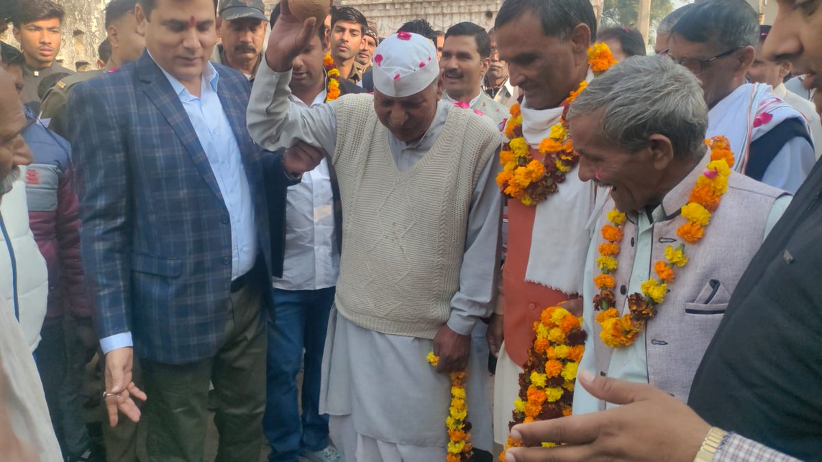 nkgurjar4bjp's tweet photo. ग्राम शकलपुरा में 80 लाख की लागत से निर्मित बायपास मार्ग जनता को समर्पित किया।
बायपास मार्ग शकलपुरा के निर्मित होने से गांव एवं आसपास के ग्रमीण क्षेत्रों के विकास को गति प्रदान करेगा।
#mlaloni #transformingloni #आओ_मिलकर_लोनी_सँवारे https://t.co/k8fmpA0h9V