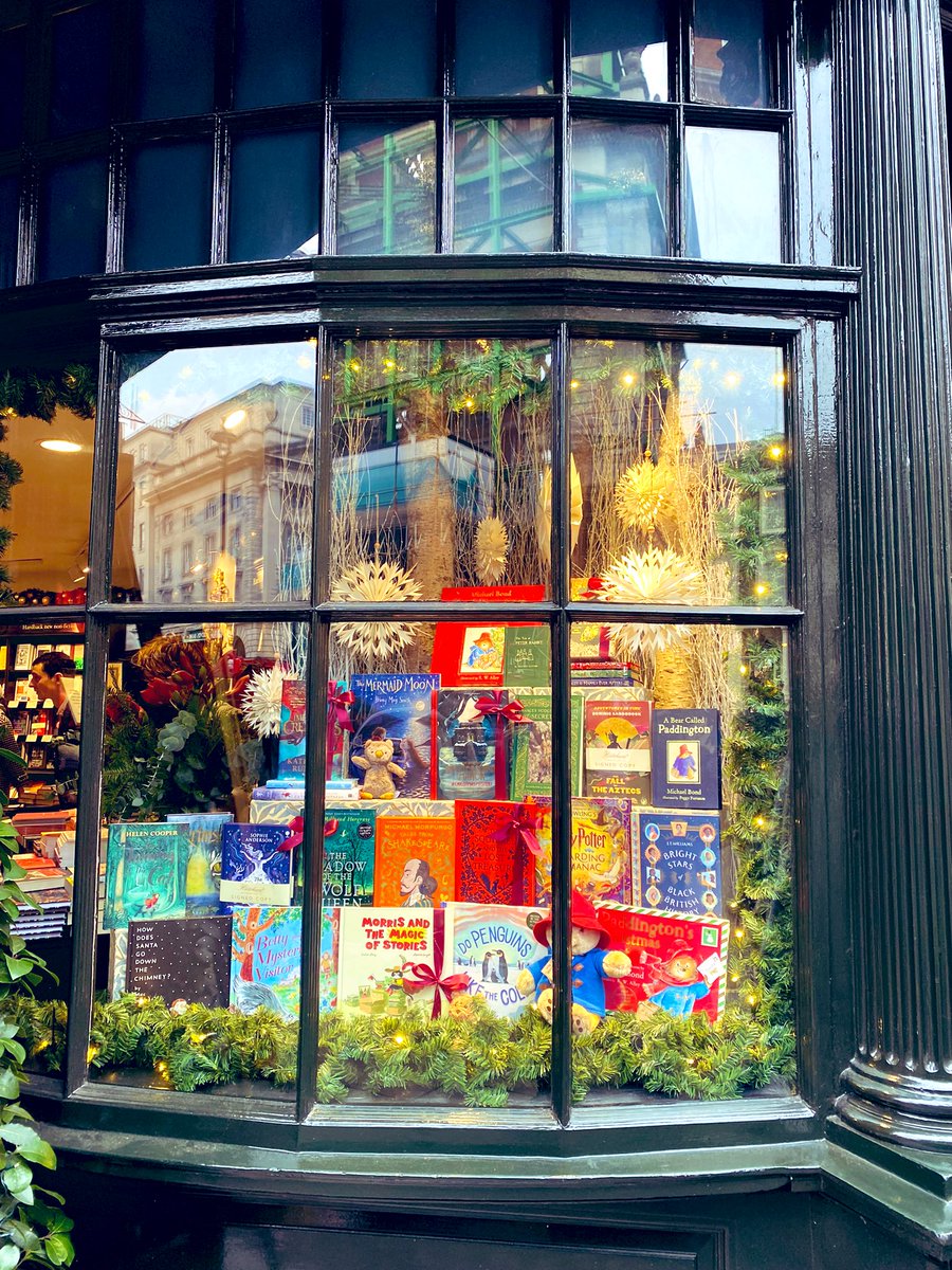 Spotted in @Hatchards, their special edition of Paddington’s Christmas Surprise with stunning seasonal red cloth binding and exclusive designed endpapers with gorgeous illustrations by R. W. Alley 😍🐻🎅🎄 Learn more: bit.ly/41nab64