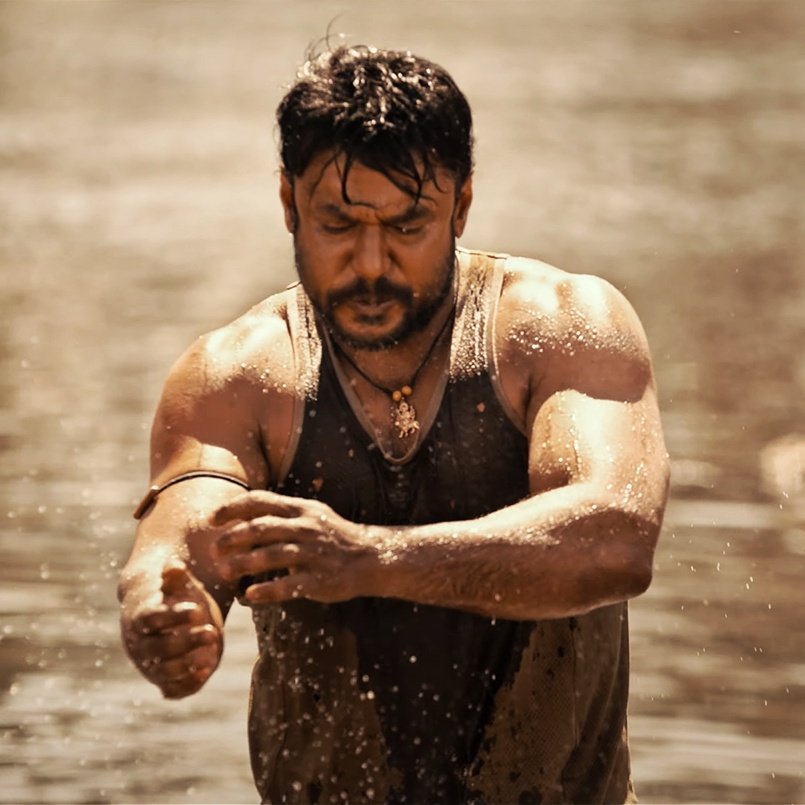 DBossTrends's tweet photo. His Body is Box Office💪😎

All Set to Erupt the Volcano in Box Office in 12 Days🌋🌋💥

#KaateraTrailer
#KaateraStormFromDec29 
#DBoss #Kaatera @dasadarshan https://t.co/t9SHrNr932