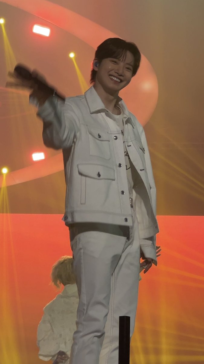 cloudnixe's tweet image. 아 준규때문에 행뿍해,,