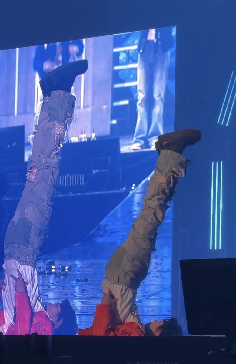 cloudnixe's tweet image. 스탠드 마이크냐는데 #아사히