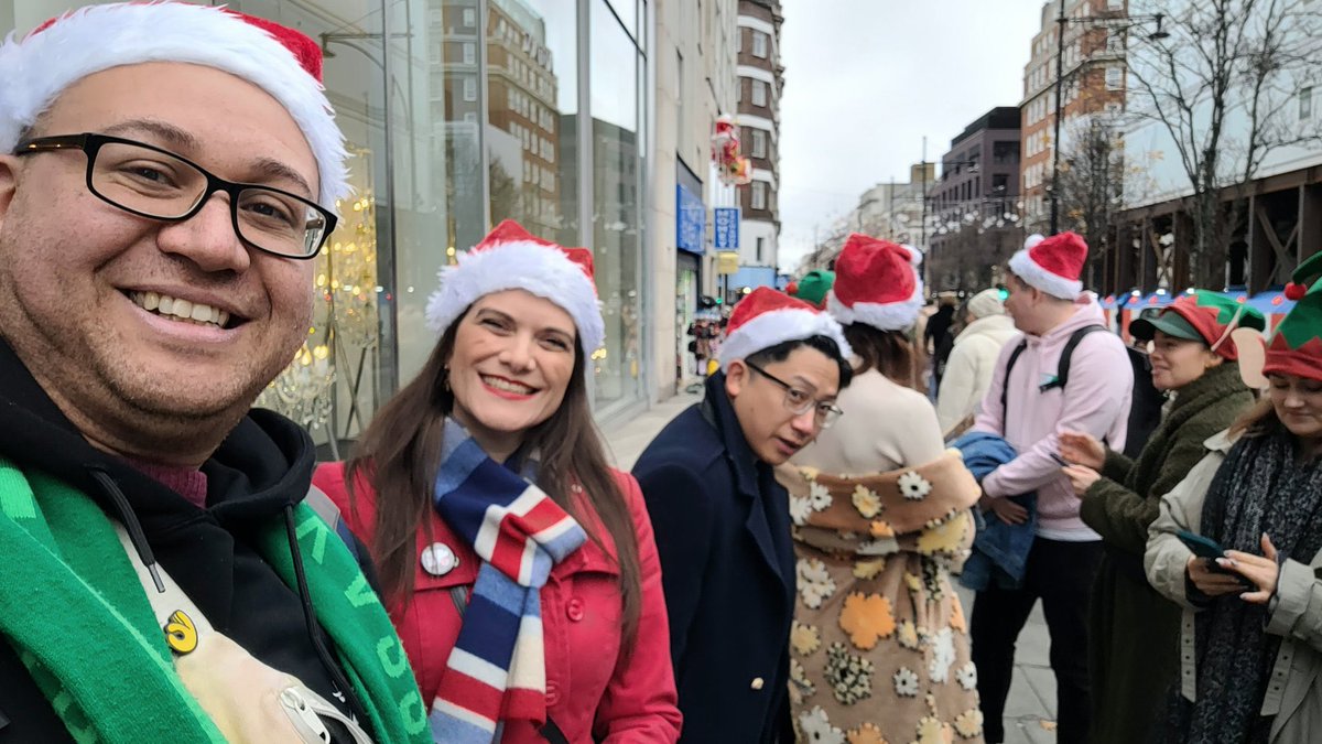 Good Morning ☀️ 

We had a great festive day in London yesterday with our frens <a href="/giraffetowernft/">Giraffe</a> <a href="/SuperteamUK/">Superteam UK</a> and @UkayBears  - growing the club 🥳🎄🥂