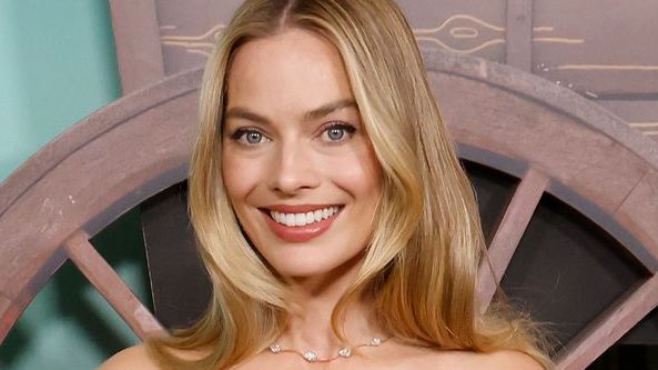 Margot Robbie says if you’re planning to do your Christmas shopping this week, you’ve left it a bit late haven’t you!