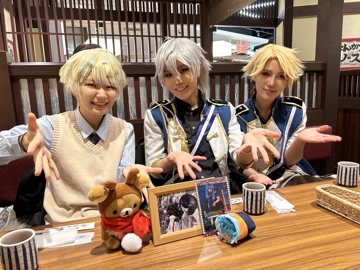 mxmxpiiii_'s tweet image. やっと、4人で写真撮れました

写真展は、楽しい話をしながら良い写真を見せて頂きました

また、機会があれば是非お伺いしたいと思います