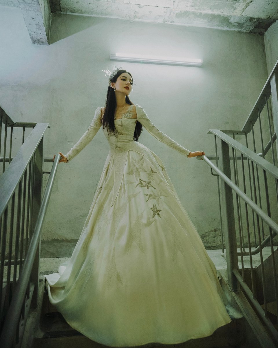 ภาพเร่อปาจากสตูดิโอมาแล้ววว สวยกินคนมากเวอร์💅🏻

#TCStarNight2023xDilraba #ตี๋ลี่เร่อปา