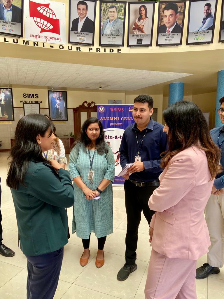 SIMSpune's tweet photo. We extend our heartfelt gratitude to Ms. Divya and Ms. Jasline for gracing us with their presence, and sharing a treasure trove of wisdom with us!

@director_sims @navallawande @SIMSpune

#KeepingTheConnect #OurAlumniOurPride #SIMSAlumniCell https://t.co/9ZWedIboyP