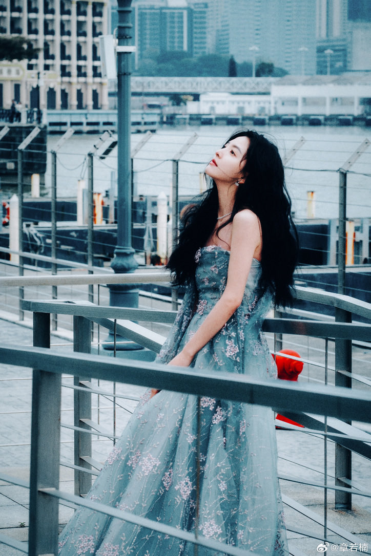 ruonankexin's tweet photo. [3/3]
#zhangruonan ࿏ #章若楠 °˖✧◝ https://t.co/qEwcg7r2Dj