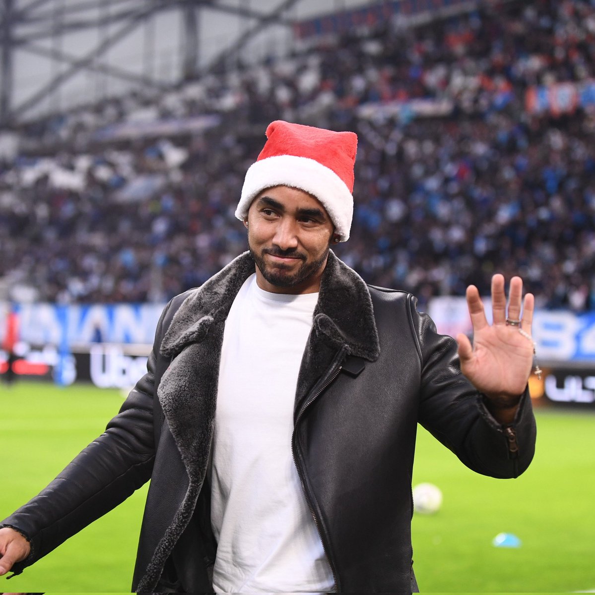 Dimitri Payet est de retour au Vélodrome 🥹💙🤍

📸 <a href="/Ligue1UberEats/">Ligue1UberEats</a>