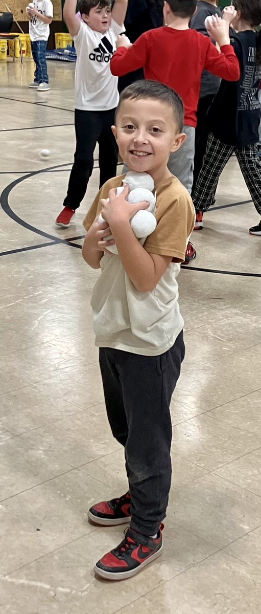 Students celebrated for being Infraction Free by having a “snowball fight.” #BeEvergreen #PBIS #snowball #elementaryschool #cooltools #charactercounts