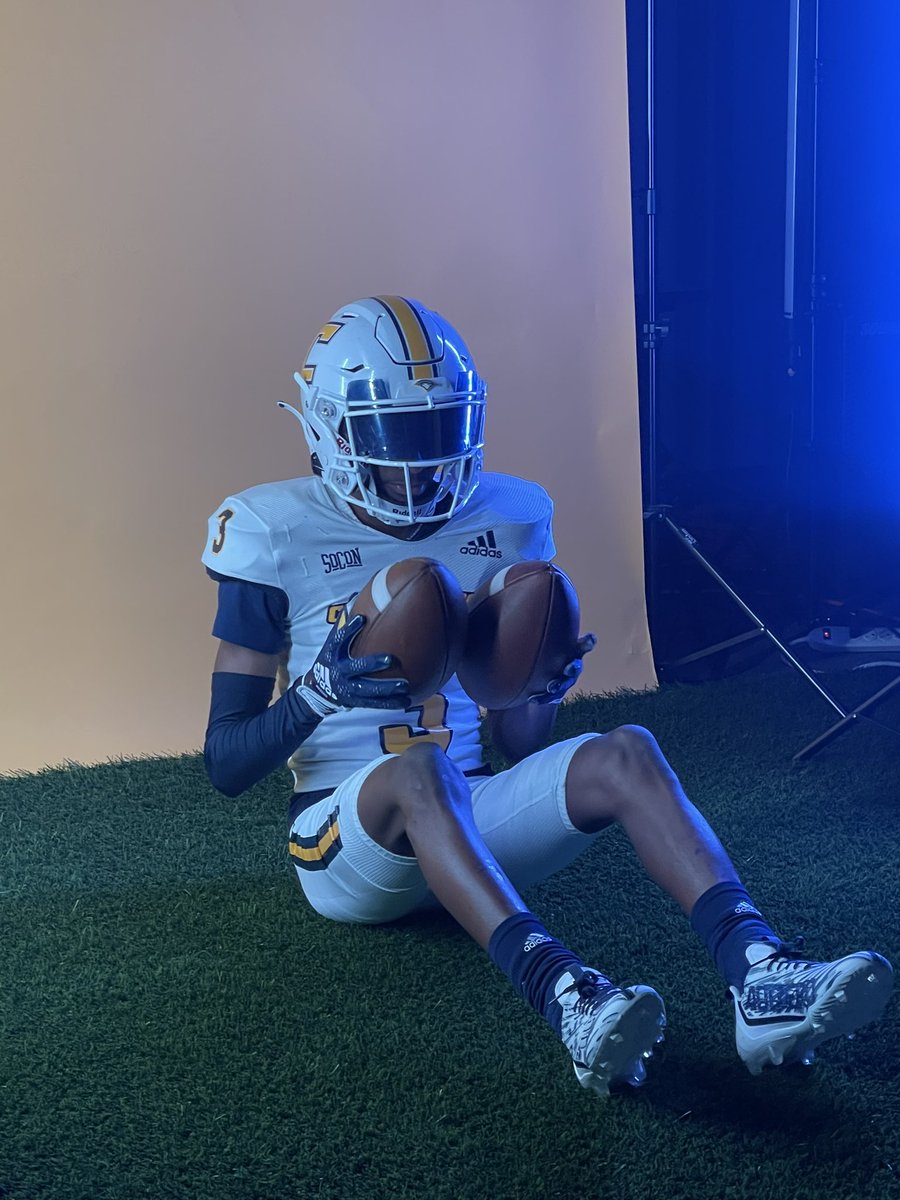 Taylor Crumedy (@yotaylor23) on Twitter photo After a great official visit with <a href="/GoMocsFB/">Chattanooga Football</a> i’m blessed too receive an offer from Chattanooga !!!!!💙💛 <a href="/COREYCREIGHTO/">corey creighton</a> <a href="/CoachLowe_54/">Chan Lowe</a> <a href="/HallTechSports1/">Hall-Tech Sports</a> <a href="/ScoutFball/">Larry Rudolph</a> <a href="/DownSouthFb1/">Down South</a> <a href="/ChadSimmons_/">ChadSimmons</a> @On3Recruits After a great official visit with <a href="/GoMocsFB/">Chattanooga Football</a> i’m blessed too receive an offer from Chattanooga !!!!!💙💛 <a href="/COREYCREIGHTO/">corey creighton</a> <a href="/CoachLowe_54/">Chan Lowe</a> <a href="/HallTechSports1/">Hall-Tech Sports</a> <a href="/ScoutFball/">Larry Rudolph</a> <a href="/DownSouthFb1/">Down South</a> <a href="/ChadSimmons_/">ChadSimmons</a> @On3Recruits