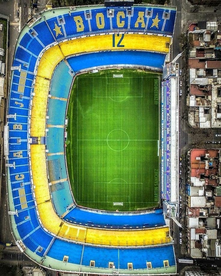 rusticorp's tweet image. mis condolencias para los hinchas de boca que se les voló la mitad de la cancha