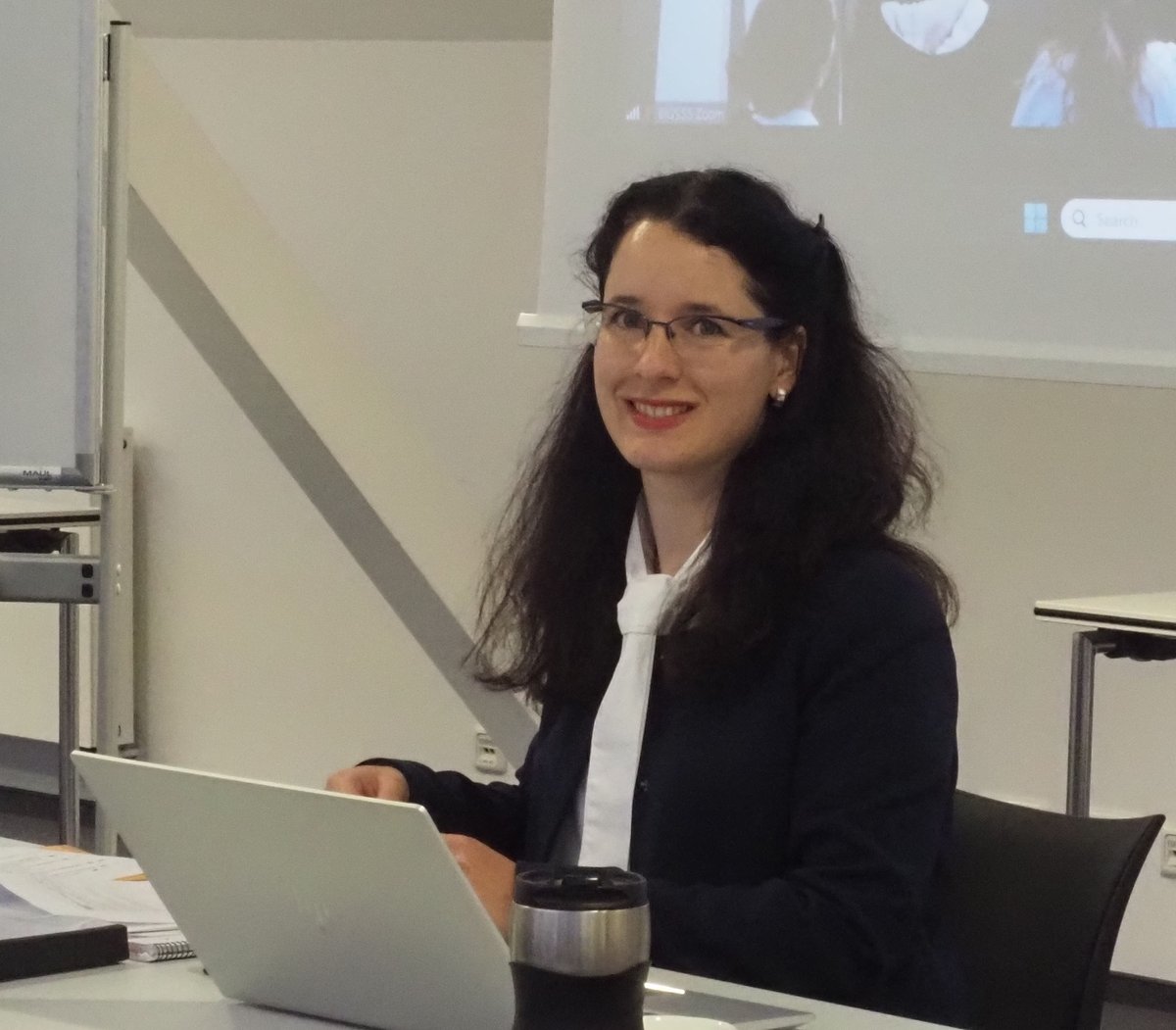 ekaterinalytk12's tweet image. Expressing my deepest gratiture to the best supervisors ever, @ArvidKappas, Dr. Franziska Deutsch and @bnbakker, as well as the members of my PhD examination board who awarded me a PhD in Psychology on 06.11.2023! @constructor_uni @BIGSSS_Bremen
