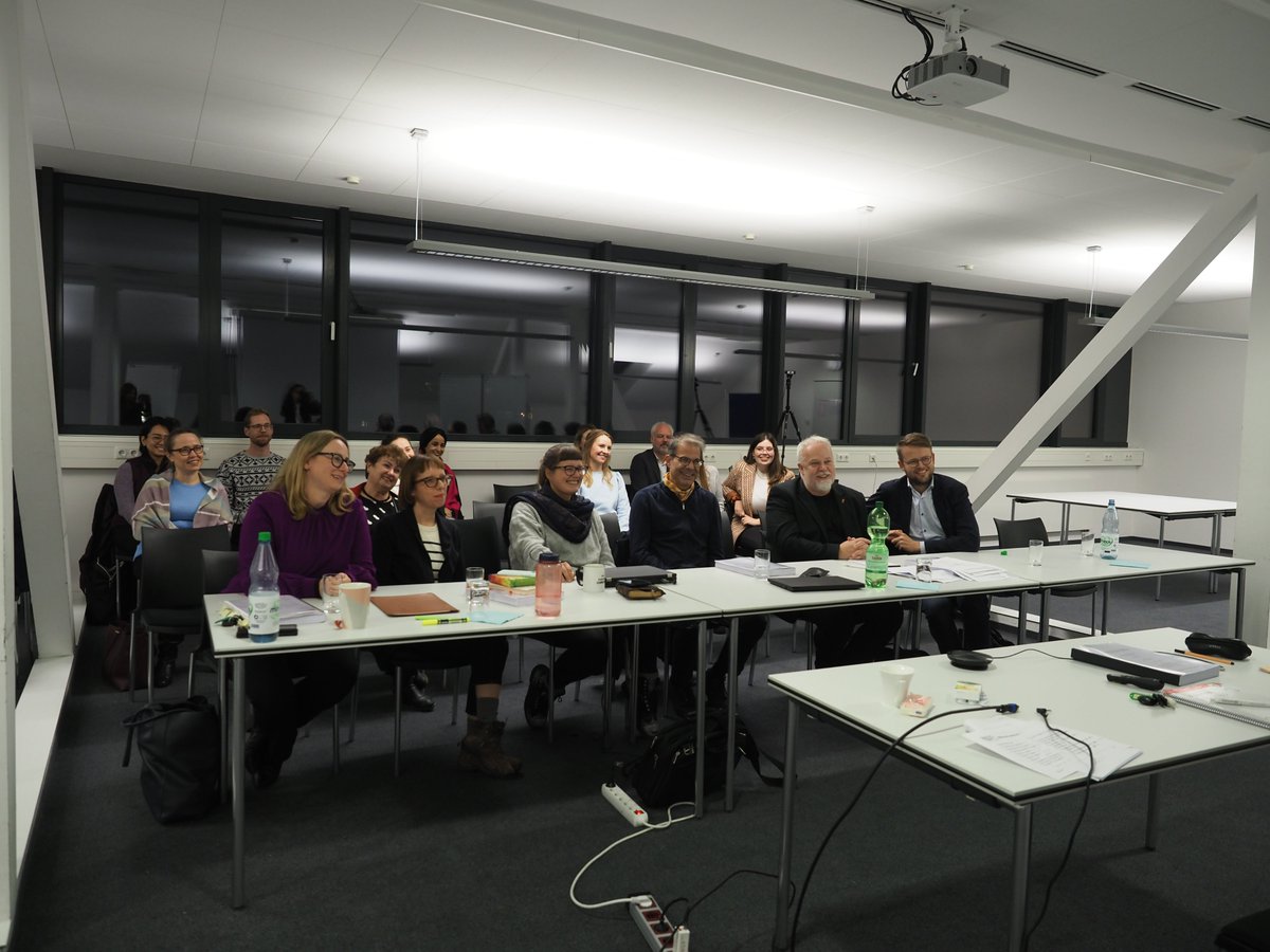 ekaterinalytk12's tweet image. Expressing my deepest gratiture to the best supervisors ever, @ArvidKappas, Dr. Franziska Deutsch and @bnbakker, as well as the members of my PhD examination board who awarded me a PhD in Psychology on 06.11.2023! @constructor_uni @BIGSSS_Bremen