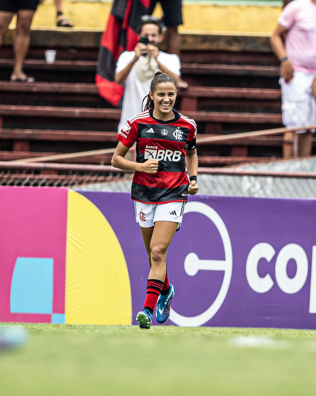 São Paulo Feminino on X: ÉÉÉÉÉÉÉ CAAAAAAMMMPEEEÃO! É PENTACAMPEÃO  🏆🏆🏆🏆🏆 A BASE CONQUISTA O PAULISTA FEMININO SUB-17 PELA QUINTA VEZ NA  HISTÓRIA! #FutebolFemininoTricolor #VamosSãoPaulo 🇾🇪   / X