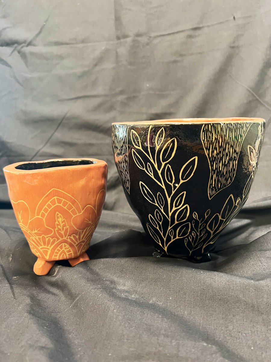MsMerrillBHS's tweet photo. Coil built vessels with sgraffito carving techniques by ceramics 1 student artists. How incredible are they? https://t.co/jZP05sfR95