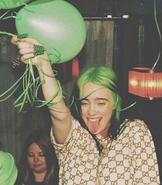 wildffantasy's tweet image. todo mundo subindo a tag #happybirthdaybillie hoje a 00:00 né?