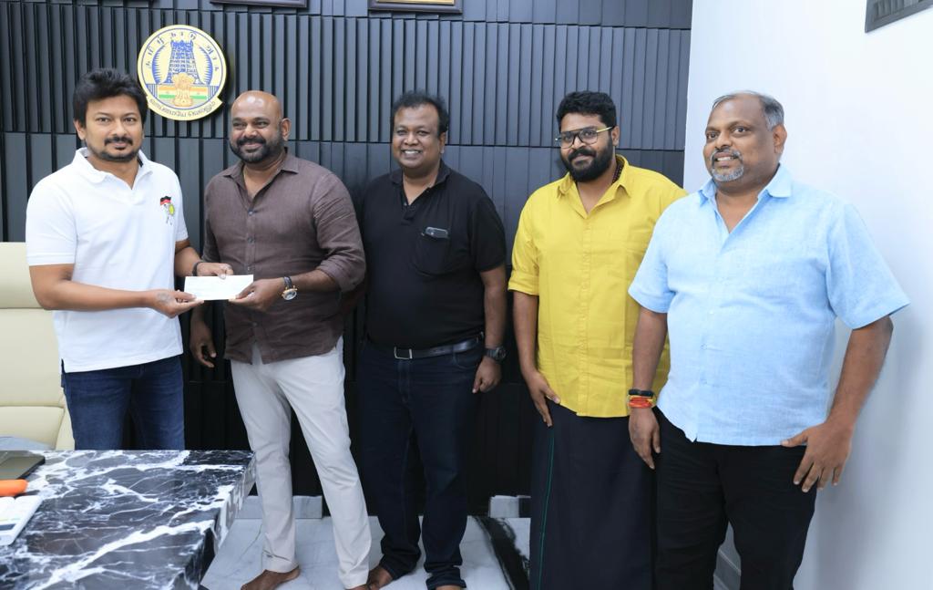 Team #DemonteColony2 and producer-presenter #BobbyBalachandran have donated 15 lakhs to the TN CM's relief fund. Great gesture 👍👌