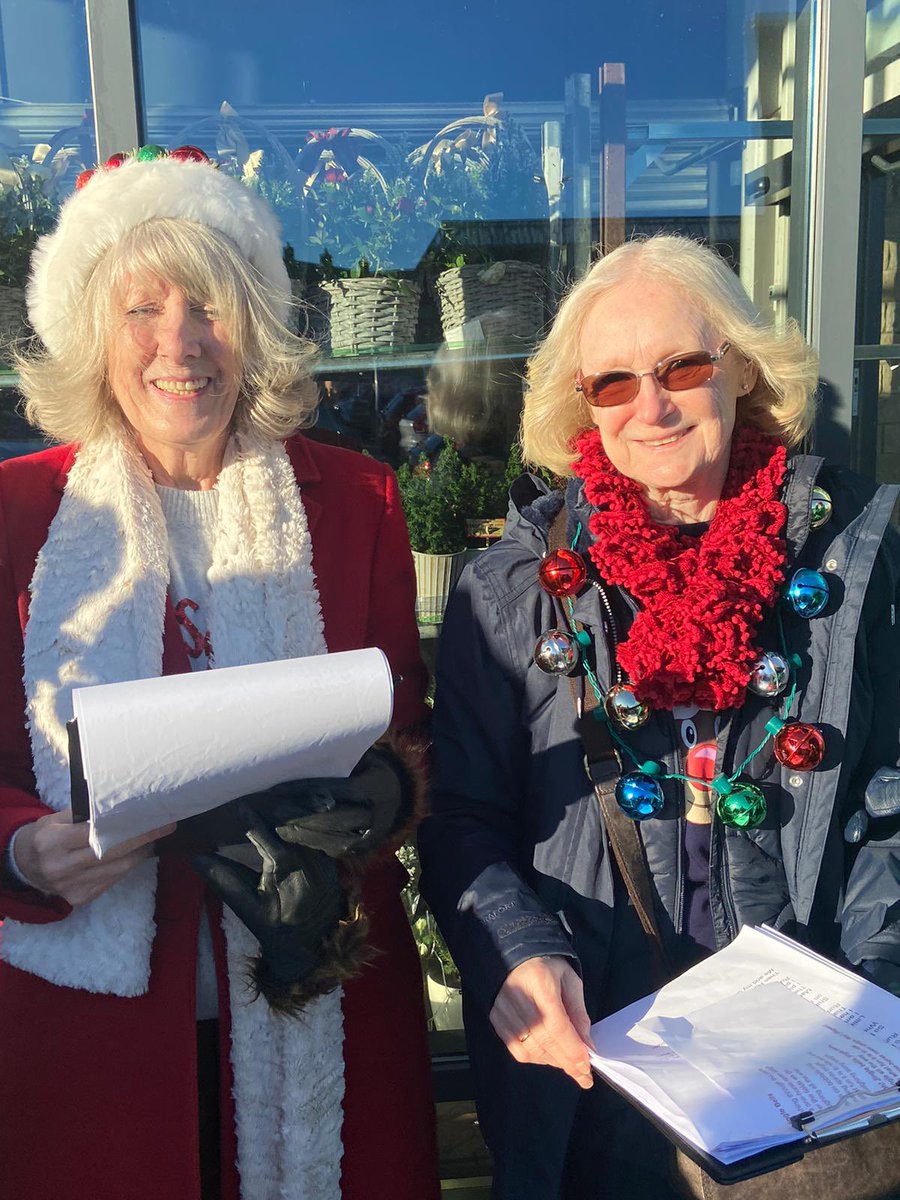 SurviveSingers's tweet photo. Festive sing at @TescoPenistone yesterday! Well done team! ⛄️🎄🎅🏻💚👏 #wecansurvivesingers #cancersupport #cancerchoir https://t.co/hHimCNRuCn