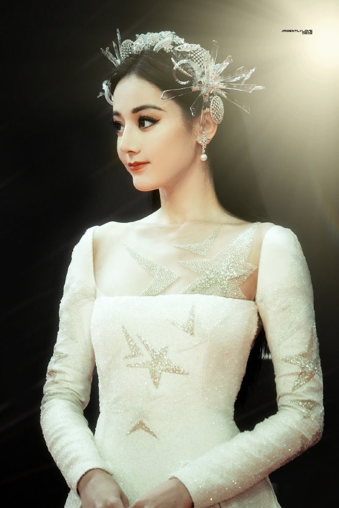 ออร่าเปล่งประกาย นางฟ้า นางสวรรค์ สวยไม่มีที่สิ้นสุด #TCStarNight2023xDilraba