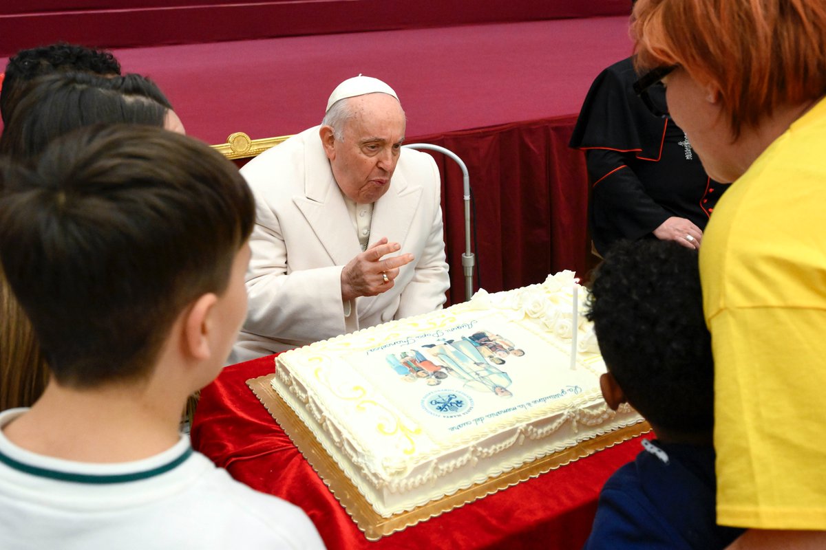 CatholicNewsSvc's tweet photo. #PopeFrancis started his 87th birthday celebrations with children assisted at the Vatican's Santa Marta pediatric clinic. (Vatican Media photo) https://t.co/MyXX0yEwxR