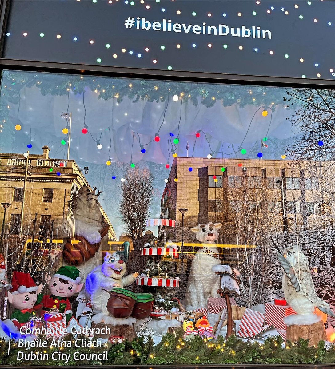 Clery’s Christmas windows 
💚♥️💚♥️💚
#ibelieveindublin