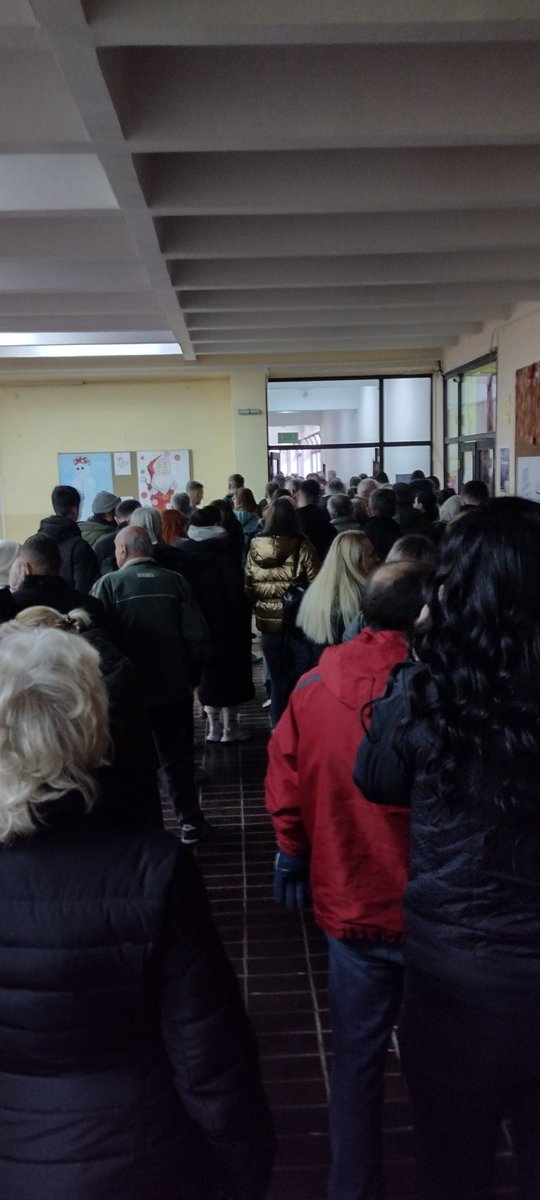 samodejo01's tweet photo. Kad vam kazu Beograd je Srbija, vi samo pogledajte Nis danas 😀 https://t.co/yZpbSp6er8