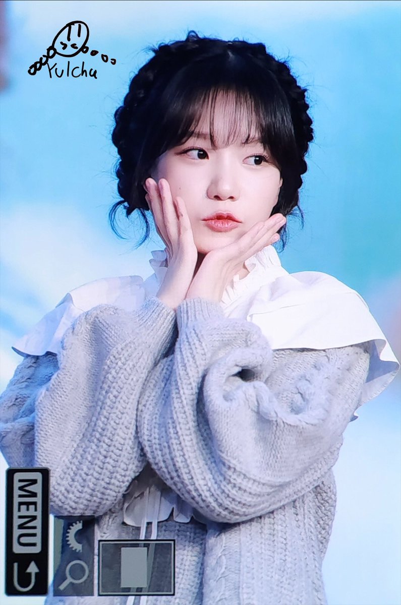 yulchu1022's tweet photo. 231217🐶

#조유리 #JOYURI #チョユリ https://t.co/qKWswmWbZC