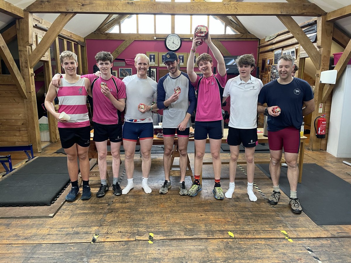 It was great to see some of the OA’s down at the boathouse yesterday for Christmas Pudding races. With the river out of action a friendly erg relay ensued, over the Schools Head distance. We hope everyone enjoys the festive period over the next couple of weeks. Merry Christmas!