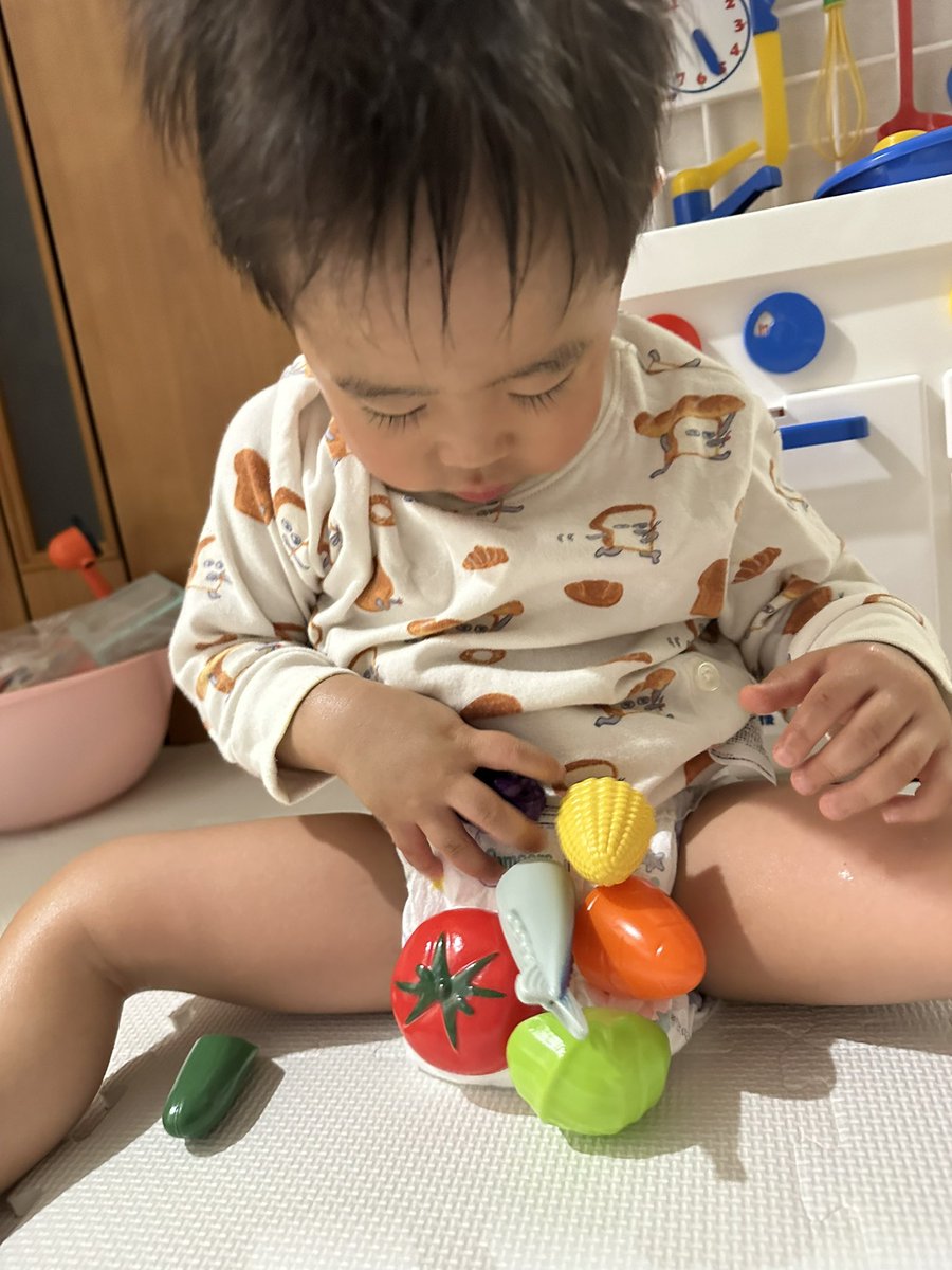 maiwaynv's tweet photo. お野菜おむつ♡🥕🍅🌽

#1歳8ヶ月
#おむつ
#かわいい https://t.co/tksUaQx9ds