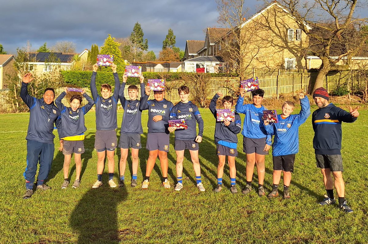 Burnley_RUFC's tweet image. Team shots from the last Sunday before🎅arrives 🏉👍 #selectionbox #fun