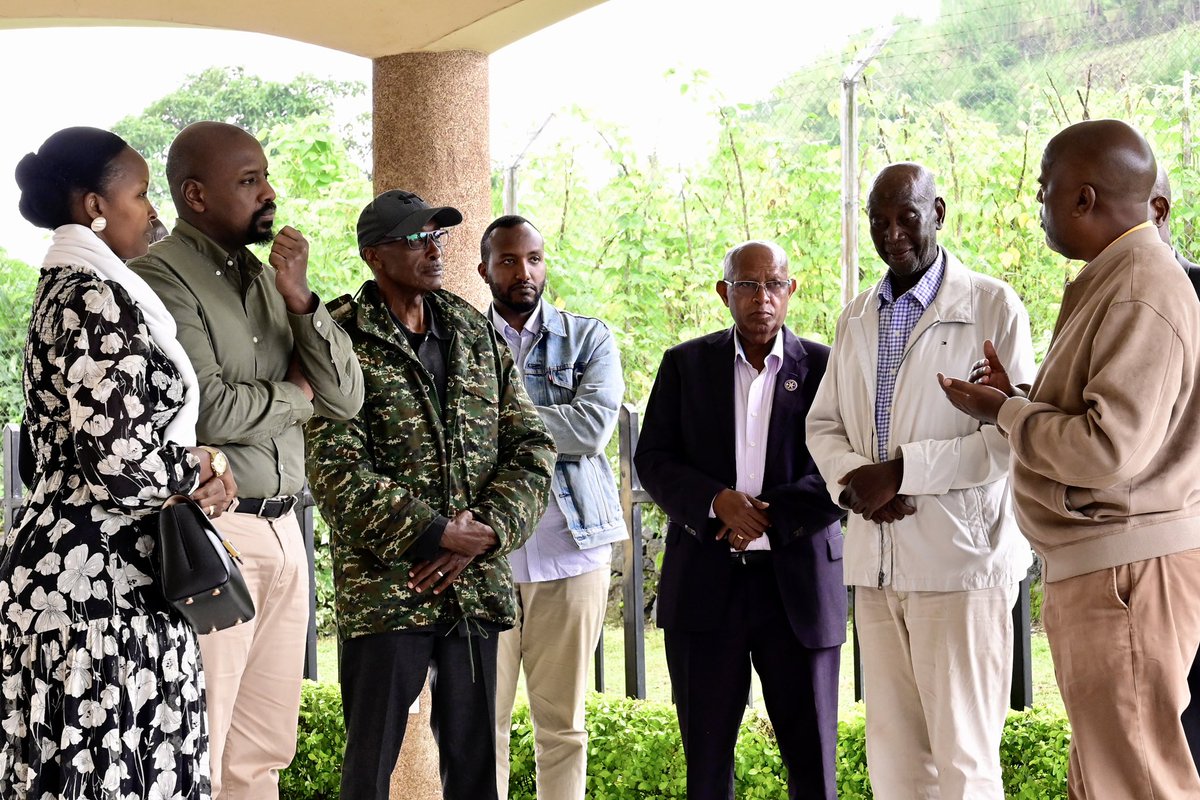 Gen. Kainerugaba Meets with Kisoro District Leaders, Honors Kayihura’s Father kampalapost.com/content/gen-ka…