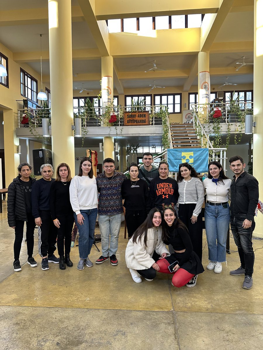 Bugün gerçekleşmekte olan Christmas Market'imizde toplanan stant ücretlerimizin tümü Şampiyon Melekleri Yaşatma Derneği'ne bağışlanmıştır. 

Christmas Market'imizde yer aldıkları için çok teşekkür ederiz. 

Şampiyonlar Ölmez! #isiasortakdavamız