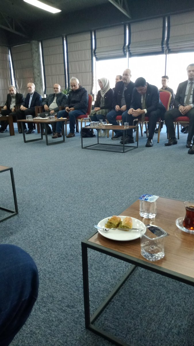 Saadet Partisi Genel Merkezinde Hasan Bitmez vekil için tertiplenen taziye programına katıldık. Yozgat KHKlı Platformu adına taziyelerimizi bildirdik. Geniş katılımlı bu programda samimi ve sıcak karşılandık.  Saadet Partisi camiasının ve ailesinin başı sağolsun.