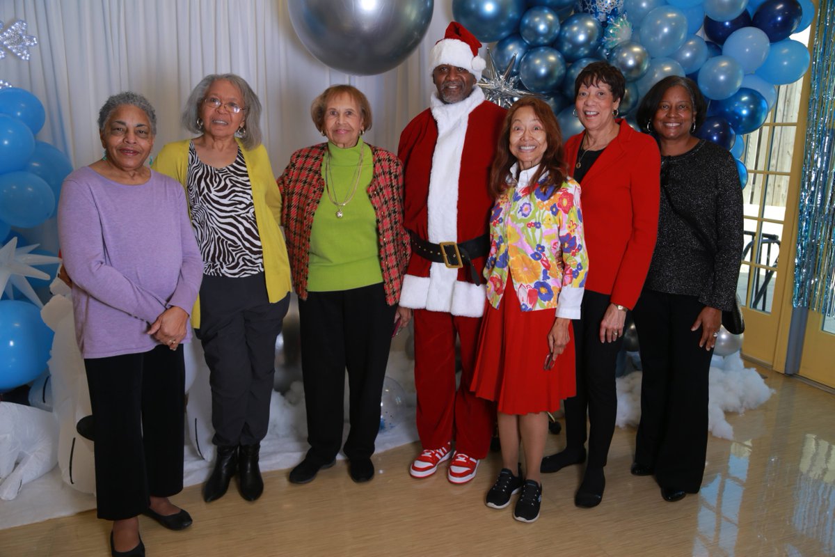 Magical moments at BBI's Winter Wonderland!  The incredibly talented harpist Sarah Mari-Ramson serenaded our children while they shared their holiday wishes with Santa, creating unforgettable memories in their winter best. A truly enchanting experience for all at BBI! 

#BBIDC