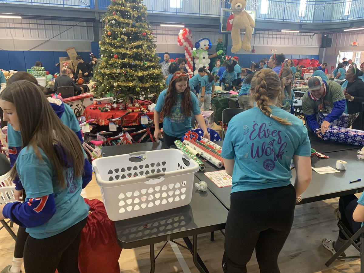 So proud for the opportunity to coach this amazing group of young women. Yesterday this group volunteered their time @BestoftheBatch Foundation wrapping gifts. Sports and TEAM teach us so much about life- & these beautiful souls teach me more daily than they realize! #paRenegades