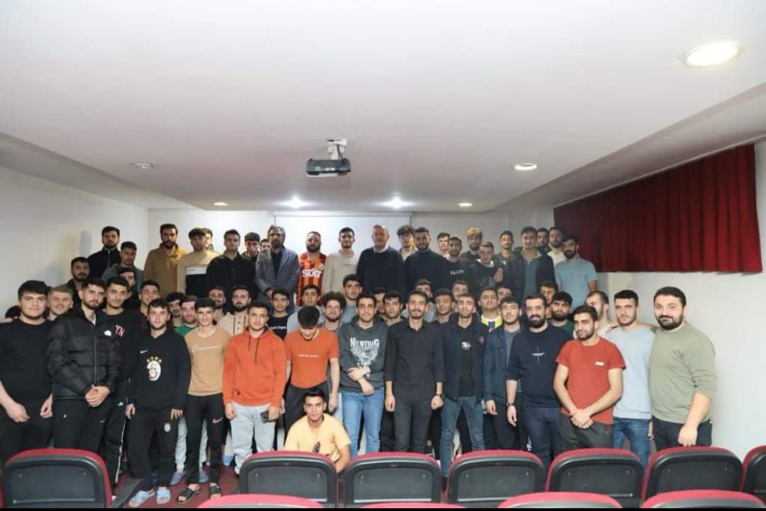 İhtisas Akademi'de Bitlis Eren Üniversitesi Rektörü Prof.Dr. Sn.  Necmettin Elmastaş hocamızı ağırlayarak 1. Hafta programımızı gerçekleştirdik. Katılımları için hocamıza teşekkür ediyoruz😊
#ihtisasakademi
#KampüslerBizeEmanet