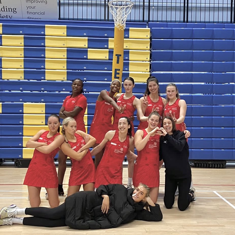 Great couple of pre season games with this lot this weekend! Missing putting my trainers on, but loving watching this exciting group. 2024 season here we come @SirensNetball 🧜‍♀️🙌
