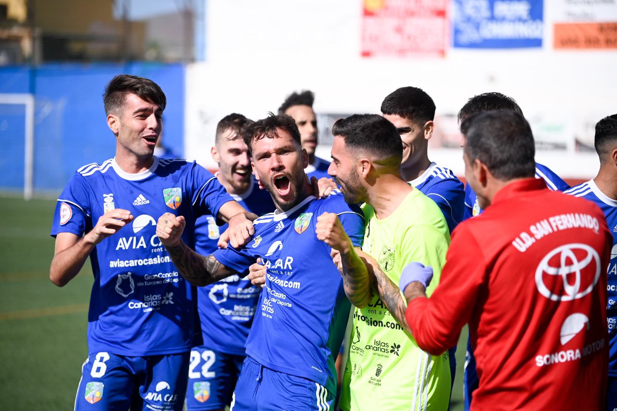 Curiosidad SAN FERNANDO 🔎

Los Canarios estaban en el pozo de la tabla, llevaban 9 partidos con 1 empate y 8 derrotas (1 pto sobre 24)

Cuando todos pensábamos que Socorro iba a salir, Santi Hidalgo lo ratifica públicamente 👇

3 partidos después: 9/9 ptos. Salvación a 2 ptos..