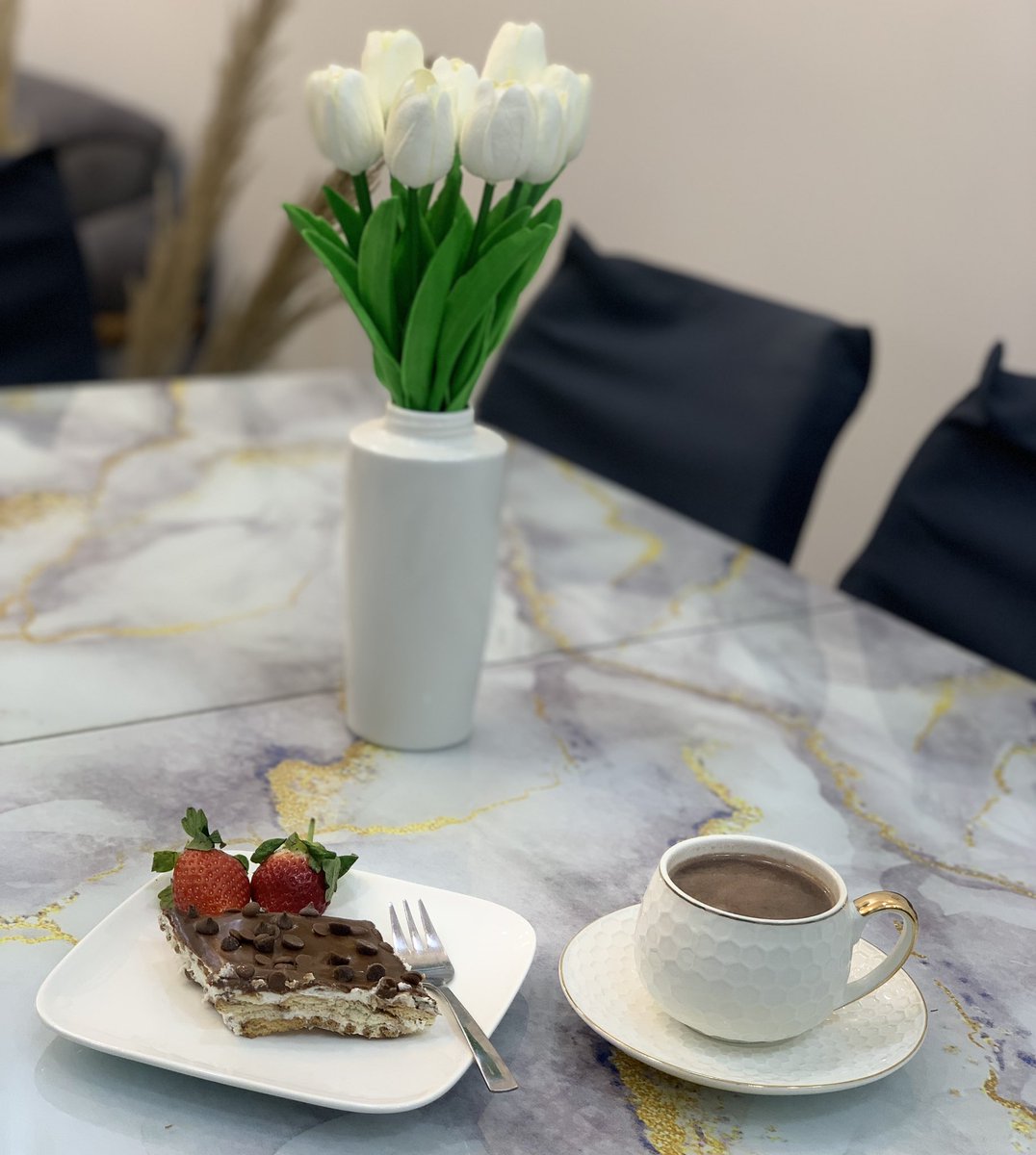 "الحمدُ للهِ حمدًا يتعالى، يتوالى،ولا ينتهي " 🌿
مـسـاء الــ؏ـــــﮧ‌‌‍افــيـﮧ عليكم