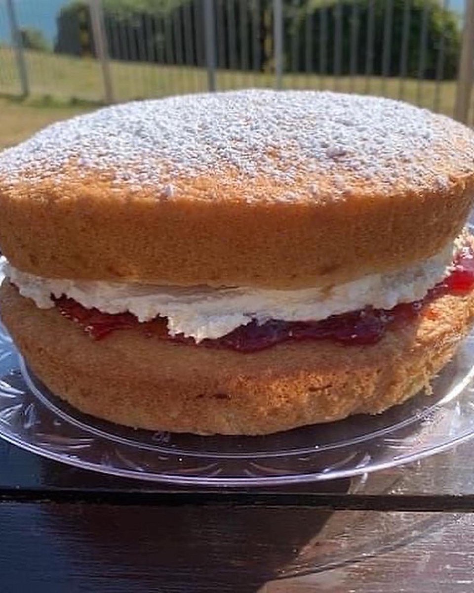 Cakes for tomorrow are:

1. Christmas cake
2. GF Lemon and Blueberry
3. Coffee and Walnut
4. Victoria Sponge 

#cakesofinstagram #blueberryscafe #cake #iow #yummy
