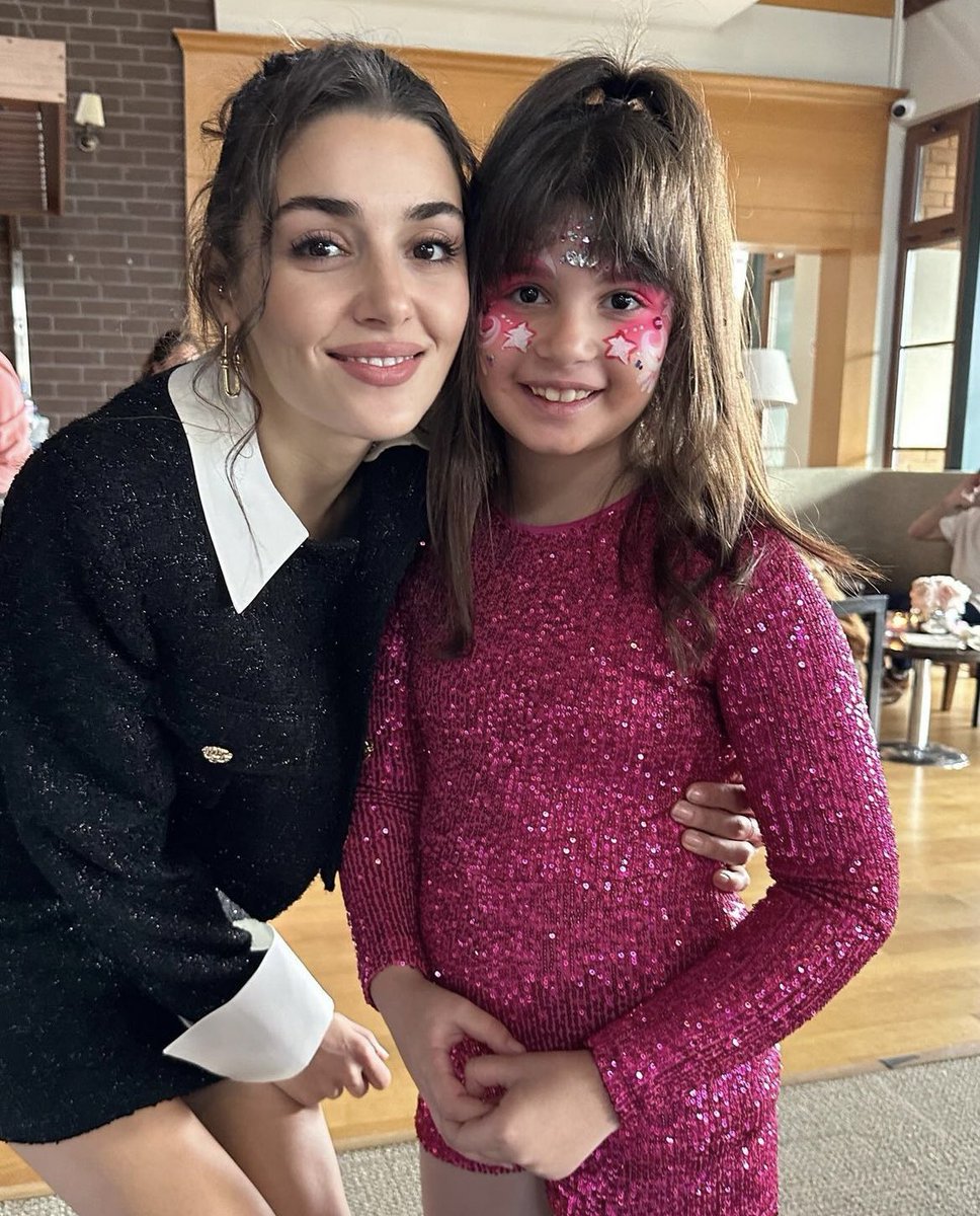 Hande Erçel Brasil 🦋 on X: 📲 Amigos e família, Precisamos da sua ajuda! Por favor, considere contribuir para a nossa campanha de angariação de fundos para as vítimas dos terremotos devastadores