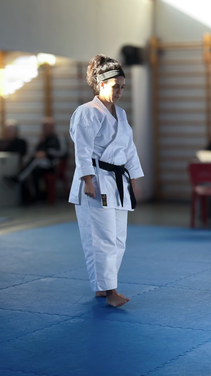 Today I have the honor of being proclaimed third dan black belt in shotokan karate. This is my exam. Thanks to my teacher and my karate companions: a journey that has no end or age 🙏 

So similar to the violin one, so complementary to me 🎻🙏🔥

Love 🖤 

#ariannamazzarese