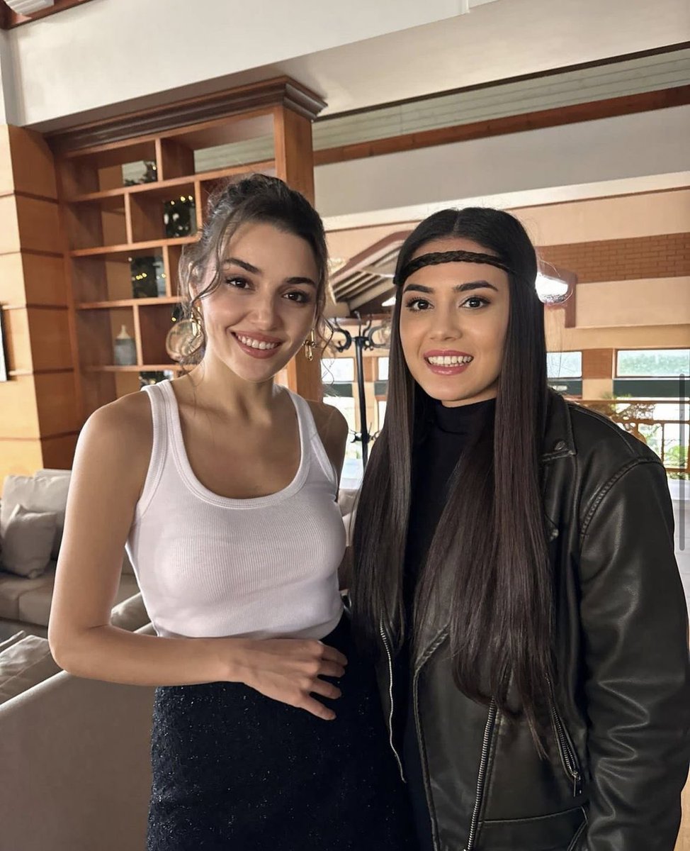 Hande Erçel Brasil 🦋 on X: 📲 Amigos e família, Precisamos da sua ajuda! Por favor, considere contribuir para a nossa campanha de angariação de fundos para as vítimas dos terremotos devastadores