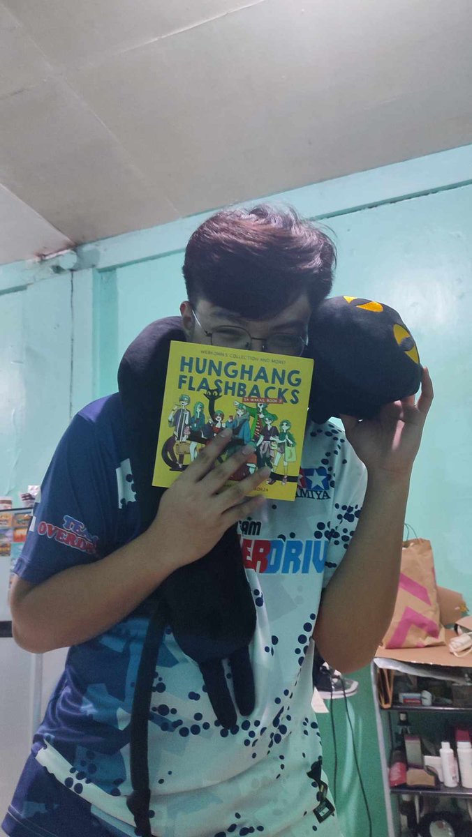 ataro_kun_'s tweet photo. Grabe bday gift ng gelpren ko hehehe
May pirma pa ni @HHFlashbacks 🥹
Thank you po sa greetings hehehe https://t.co/e6pJgwVsGB